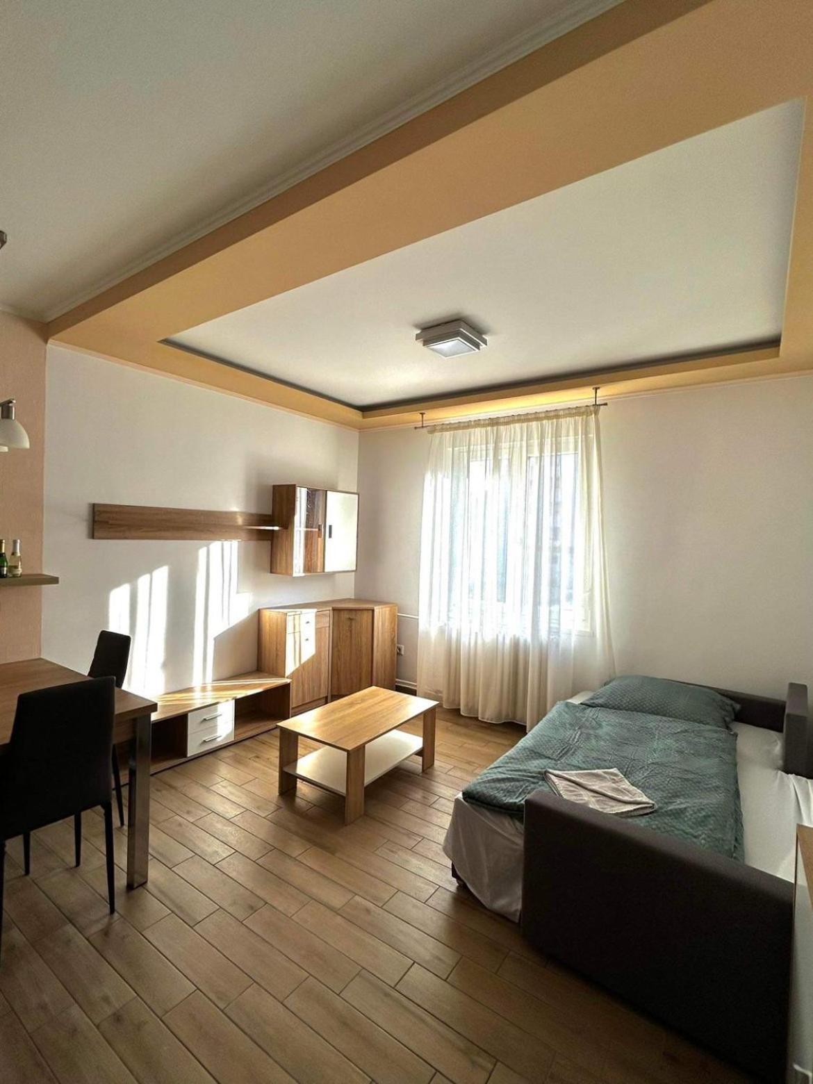 Wiener Garden 40 Γκιόρ Εξωτερικό φωτογραφία